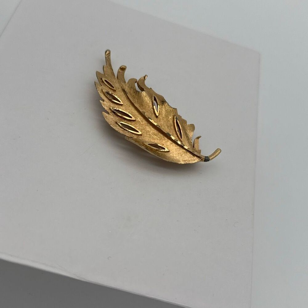 Vintage 1960s Gold Leaf Brooch Textured Brushed Gold Tone Signed Mid‎ Century